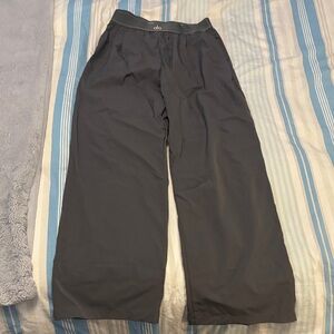 ALO Yoga Women's Gray Straight Leg Pants